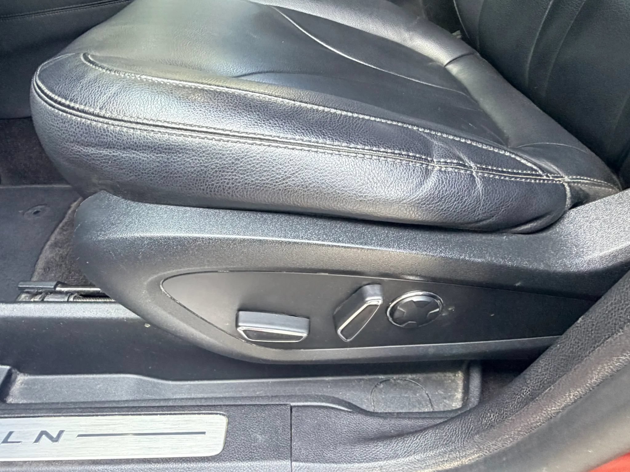 Used 2019 Lincoln MKC Premiere FWD image 23