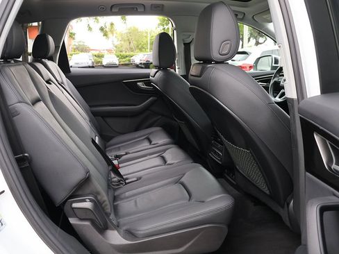 Used 2023 Audi Q7 3.0T Premium Plus w/ Premium Plus Package AWD/4WD image 33