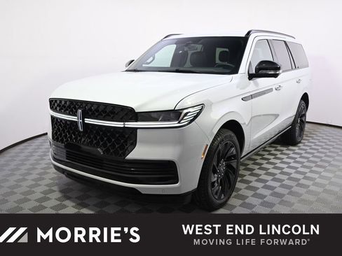 New 2025 Lincoln Navigator Reserve w/ Jet Appearance Package image 1