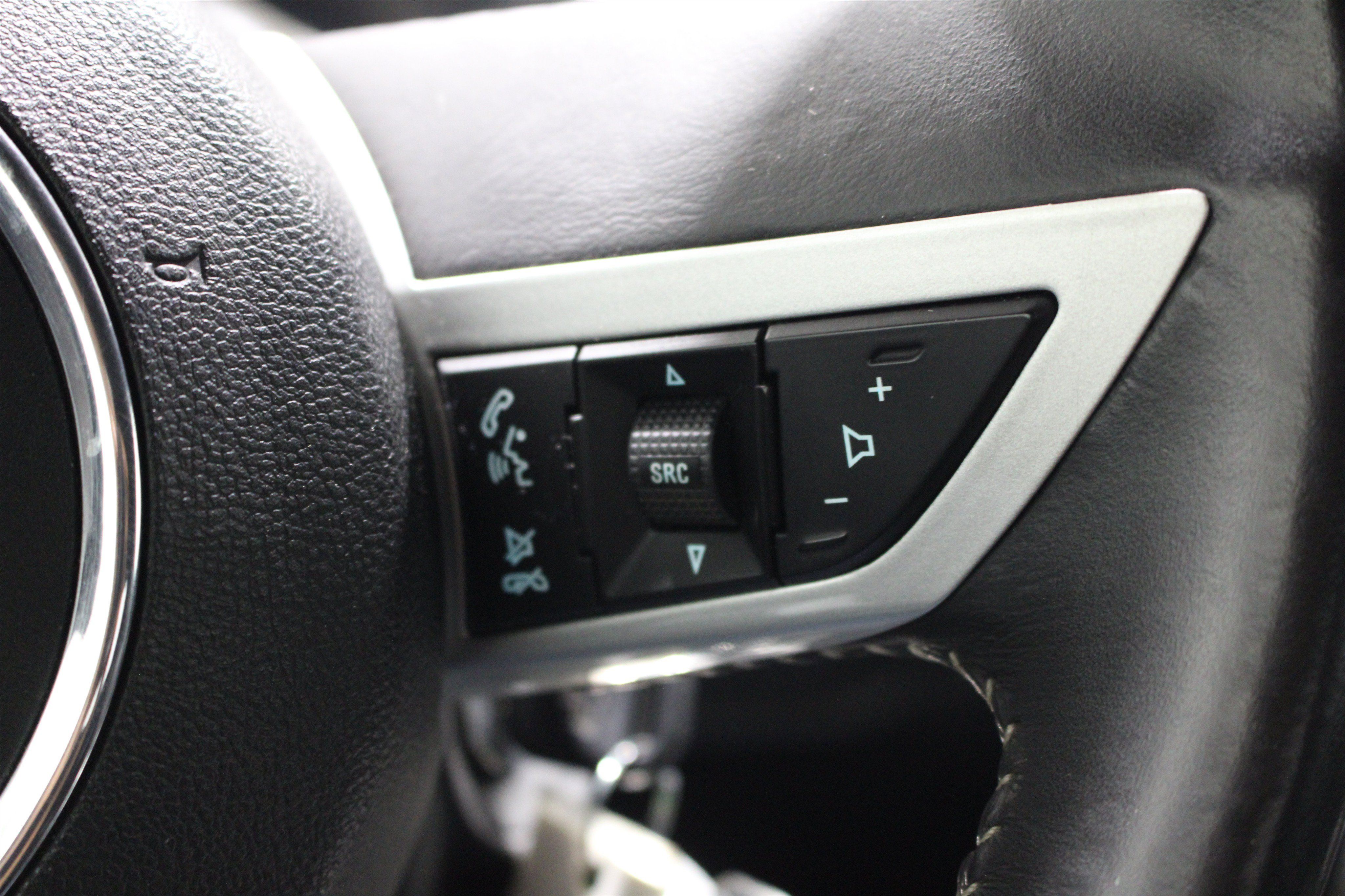 Used 2010 Chevrolet Camaro SS RWD image 13