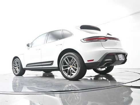 Certified 2025 Porsche Macan AWD/4WD image 49