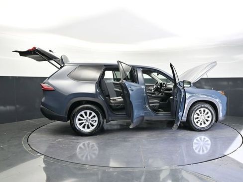 Used 2025 Toyota Grand Highlander AWD image 42
