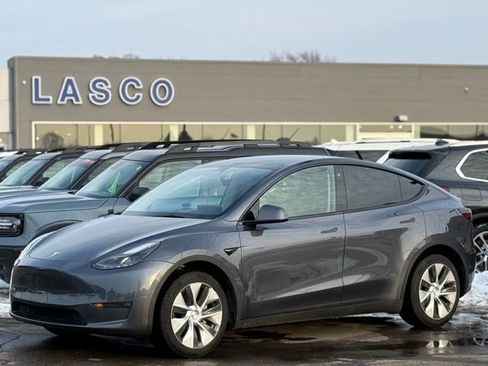 Used 2023 Tesla Model Y Long Range image 1