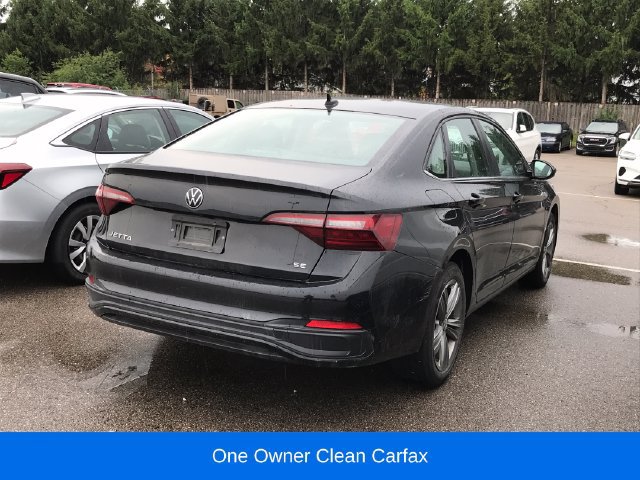 Used 2024 Volkswagen Jetta SE FWD image 2