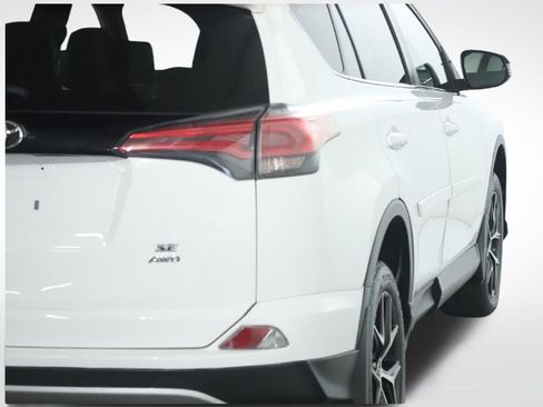 Used 2017 Toyota RAV4 SE w/ Power Extra Value Package AWD/4WD image 47