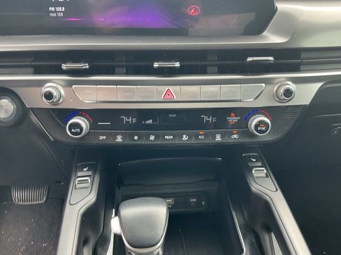 Used 2025 Kia Telluride S AWD/4WD image 30
