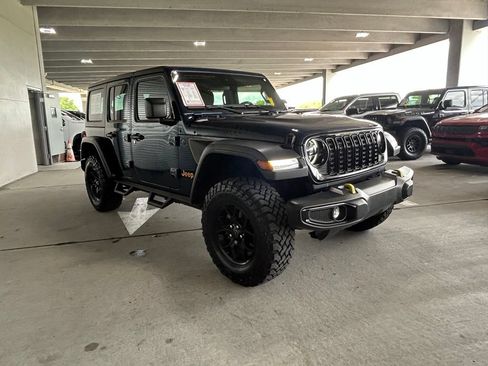Used 2025 Jeep Wrangler Unlimited Sport AWD/4WD image 7