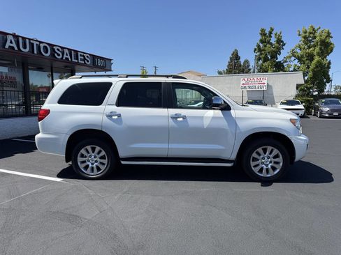 Used 2012 Toyota Sequoia Platinum image 2