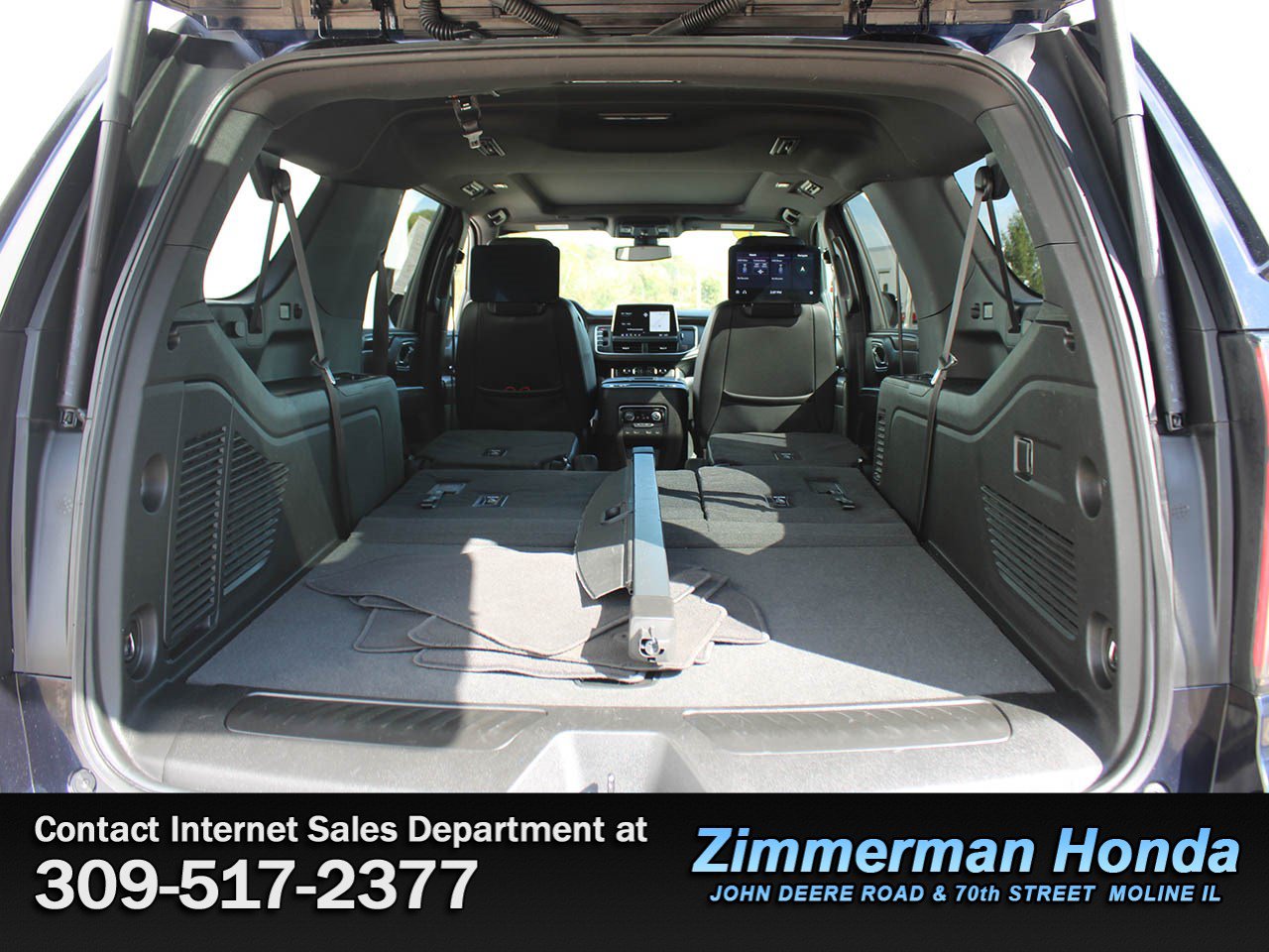Used 2021 Chevrolet Suburban LT w/ Rear Media and Nav Package AWD/4WD image 8