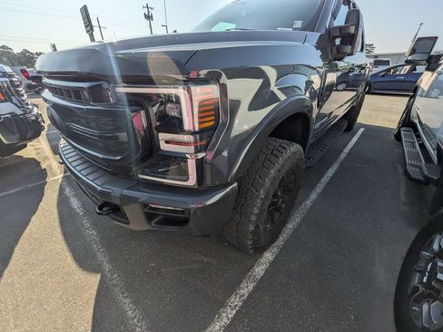 Used 2021 Ford F250 Lariat AWD/4WD image 2