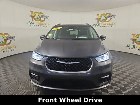 Certified 2022 Chrysler Pacifica Touring-L FWD image 3