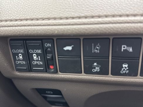 Used 2019 Honda Odyssey Elite image 8