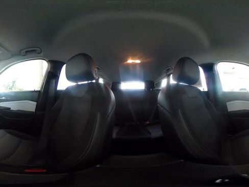 Used 2025 Chevrolet Trax LT w/ LT Convenience Package image 42