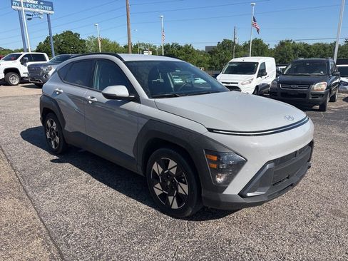 Used 2025 Hyundai Kona SEL FWD image 1
