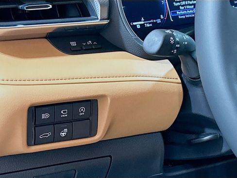 New 2026 Toyota Highlander Platinum AWD/4WD image 8