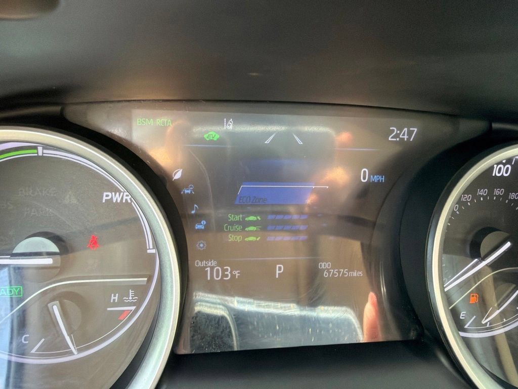 Used 2022 Toyota Camry XLE FWD image 14