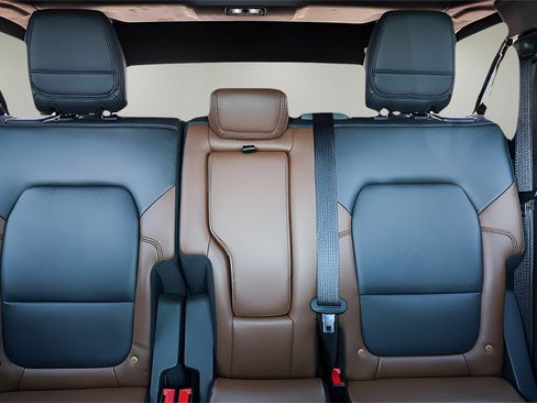 Used 2022 Ford Bronco Outer Banks image 32