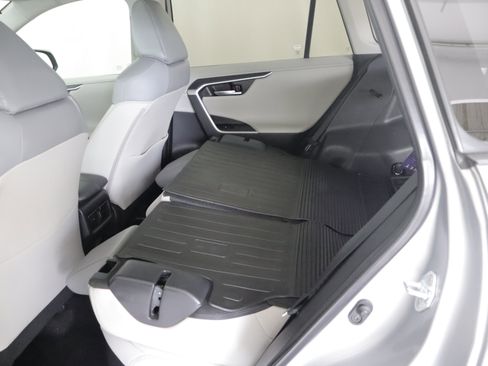 Used 2022 Toyota RAV4 Limited AWD/4WD image 22