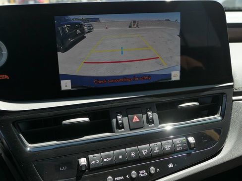 Used 2023 Lexus ES 300h w/ Premium Package FWD image 21