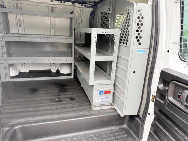 Used 2015 Chevrolet Express 2500 RWD image 31