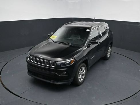 Used 2024 Jeep Compass Latitude AWD/4WD image 13