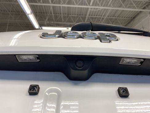 Certified 2022 Jeep Grand Cherokee Limited image 37