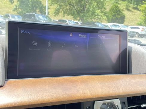 Used 2021 Lexus LX 570 4WD w/ Luxury Package image 26
