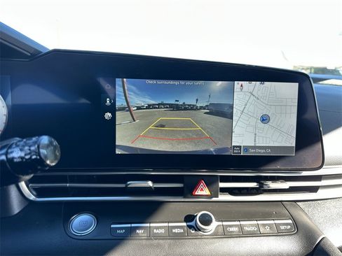 Used 2023 Hyundai Elantra SEL w/ Convenience Package image 25