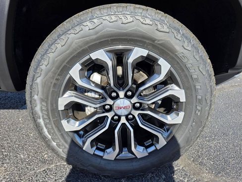 Used 2024 GMC Canyon Denali AWD/4WD image 37