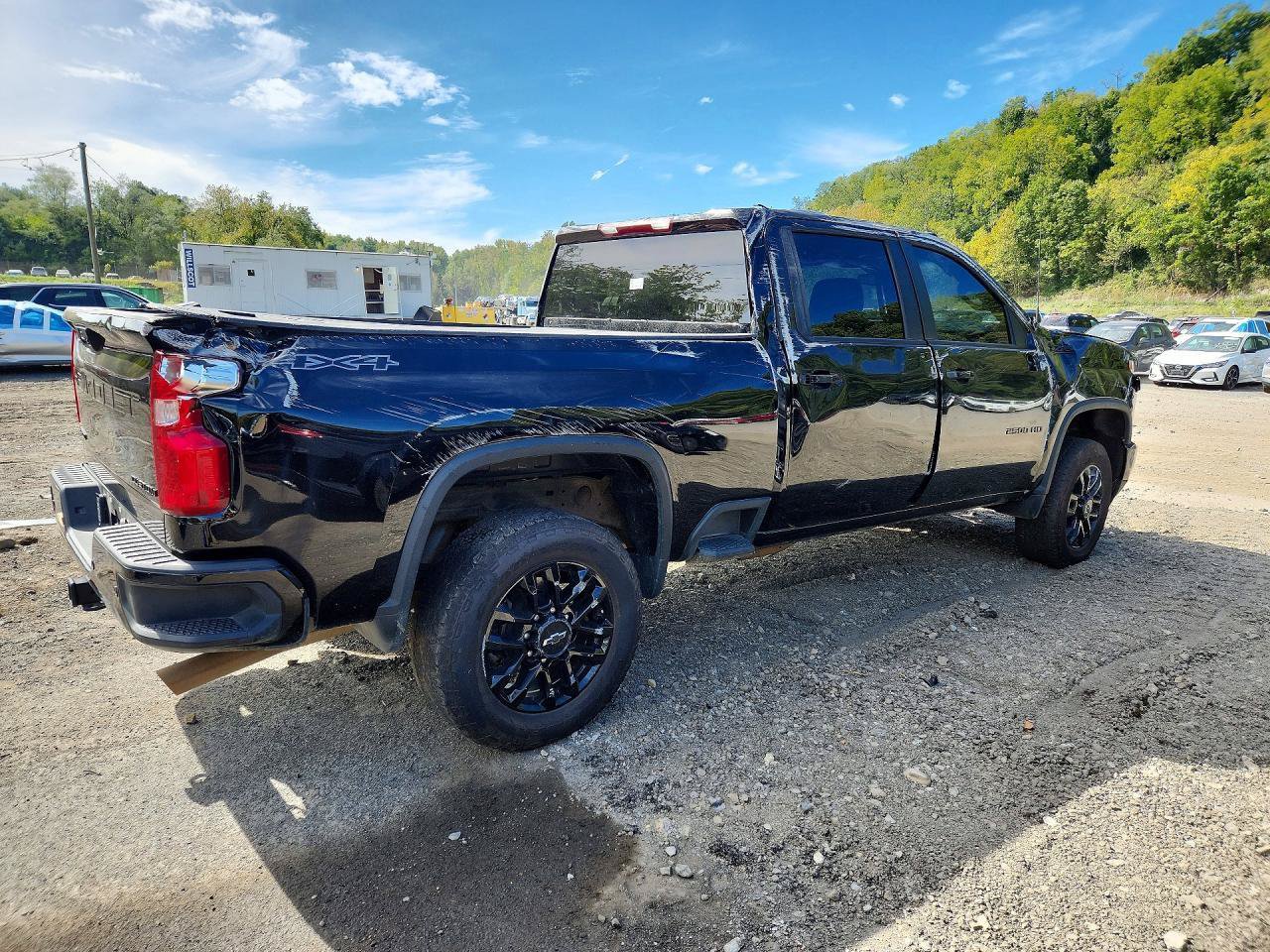 Used 2025 Chevrolet Silverado 2500 Custom w/ Custom Value Package AWD/4WD image 4