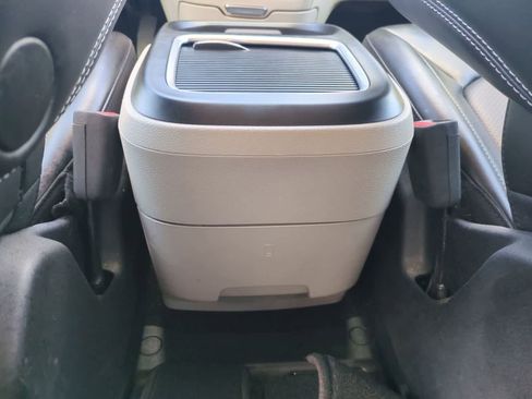 Used 2023 Chrysler Pacifica Touring-L FWD image 20