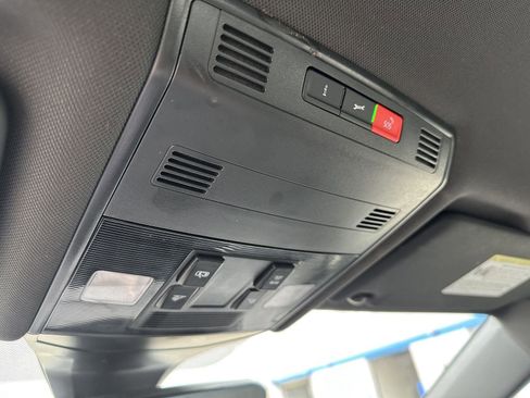 Used 2025 Volkswagen Jetta Sport FWD image 29