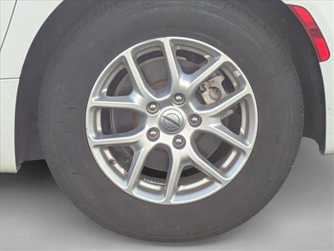 Used 2024 Chrysler Pacifica Touring-L image 15