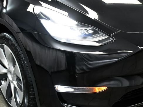 Used 2021 Tesla Model Y Long Range AWD/4WD image 59