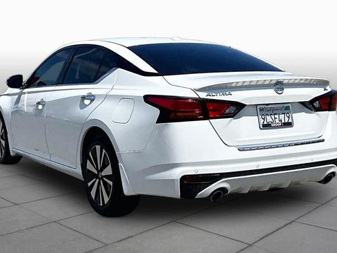 Used 2022 Nissan Altima 2.5 SL FWD image 11