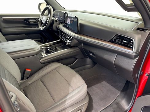 Certified 2025 Chevrolet Tahoe LS RWD image 30
