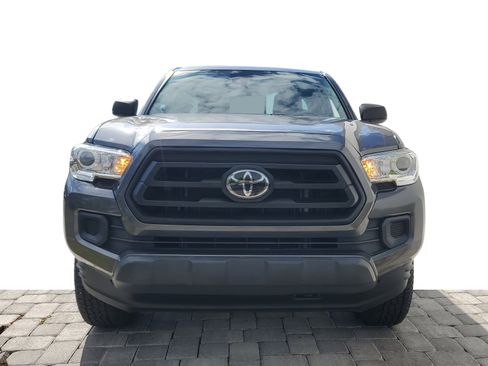 Used 2022 Toyota Tacoma SR image 2