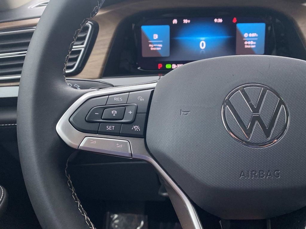 Used 2024 Volkswagen Atlas SE FWD image 31