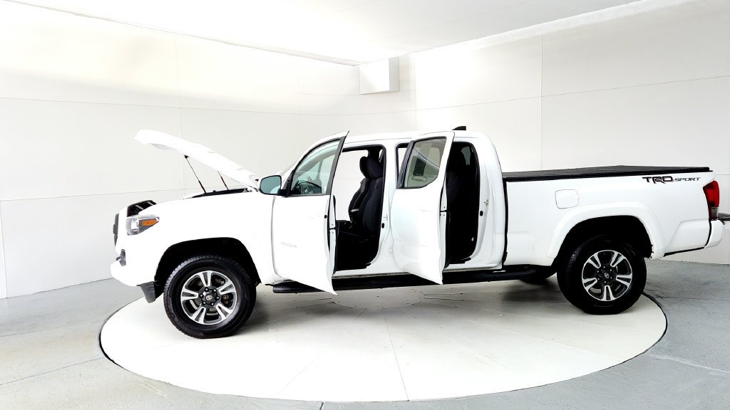 Certified 2017 Toyota Tacoma TRD Sport w/ Tow Package RWD image 10