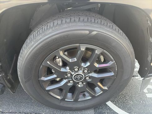 Used 2023 Toyota Sequoia Platinum AWD/4WD image 8