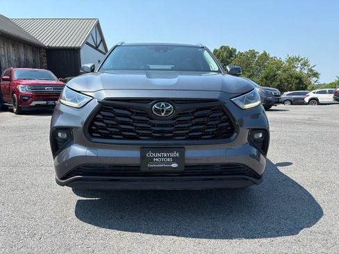 Used 2021 Toyota Highlander Limited FWD image 10