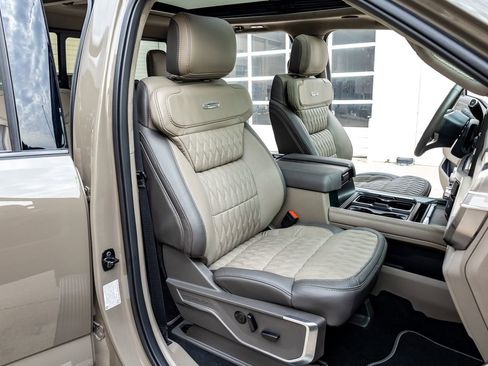 Used 2026 Ford F250 Platinum w/ Platinum Plus Package image 32