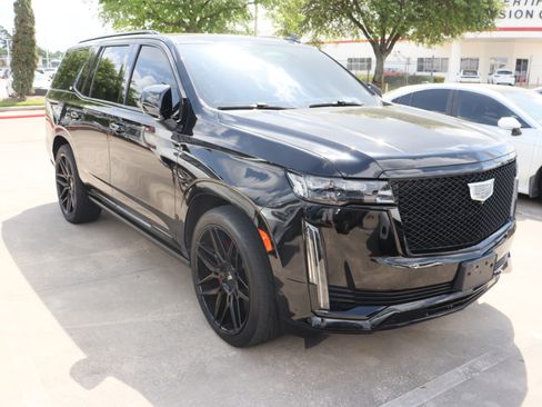 Used 2021 Cadillac Escalade Sport Platinum w/ Heavy-Duty Trailer Package image 2