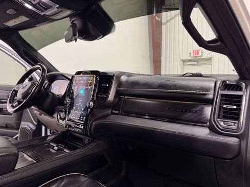Used 2022 RAM 2500 Limited AWD/4WD image 11