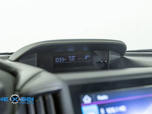 Used 2022 Subaru Crosstrek 2.5i Sport w/ Moonroof Package AWD/4WD image 17