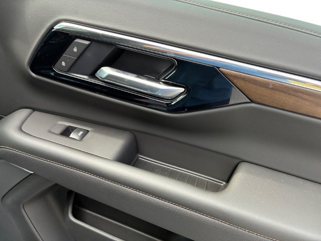 New 2026 Chevrolet Tahoe High Country AWD/4WD image 14