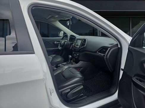 Used 2019 Jeep Cherokee Trailhawk w/ Comfort & Convenience Group AWD/4WD image 7