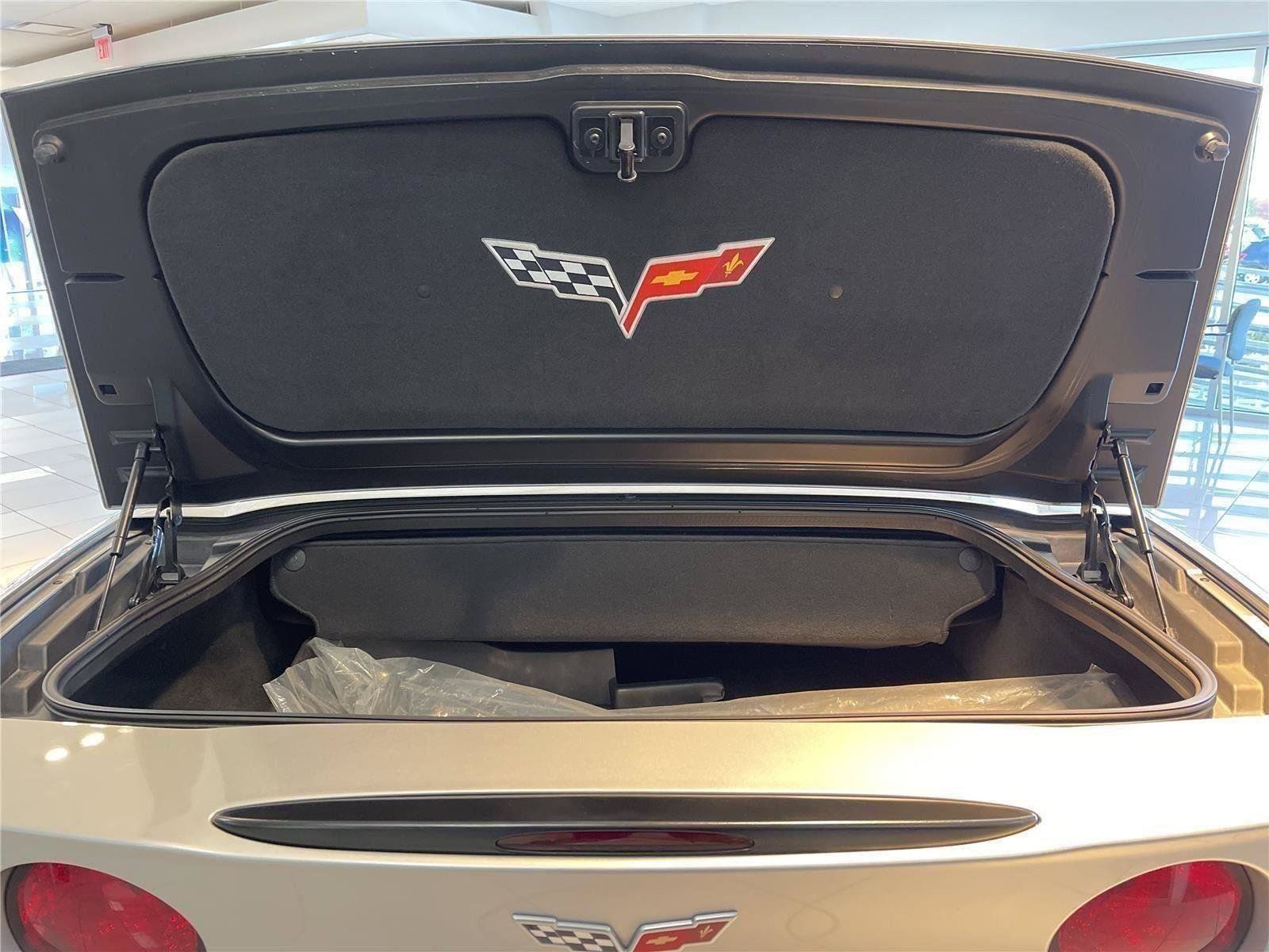 Used 2006 Chevrolet Corvette Convertible w/ Preferred Equipment Group RWD image 39