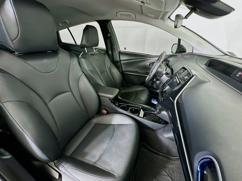 Used 2018 Toyota Prius Three Touring image 30