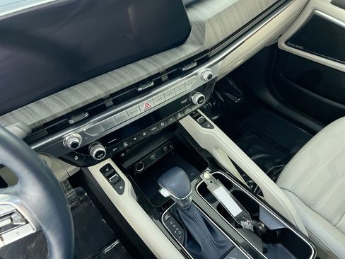 Used 2024 Kia Telluride SX Prestige image 22